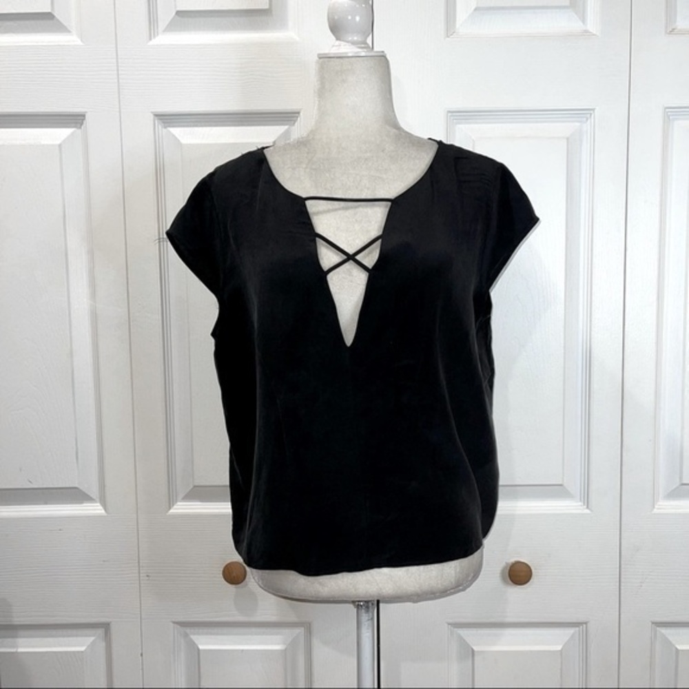 Sjobeck Caged Black Short Sleeve Black Top